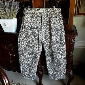 Abercrombie & Fitch Women’s The Barrel Jean Leopard Print Size 30 Curve Love